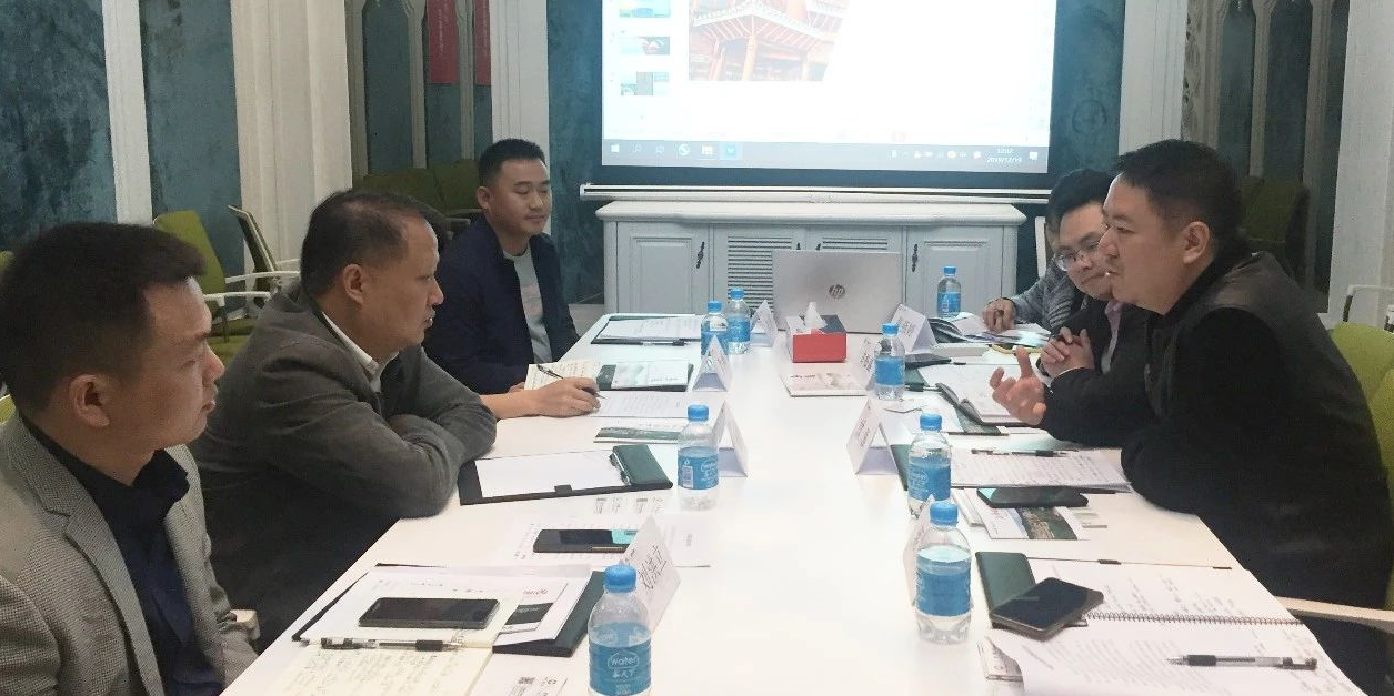 陪同政府園區對接考察品牌特色文化旅游集團投資選址項目，打造區域特色產業集群