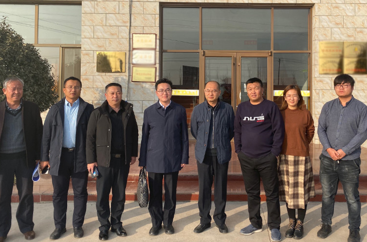 陪同政府園區赴品牌肉牛養殖投資選址項目方對接考察，為項目落地提供全方位服務