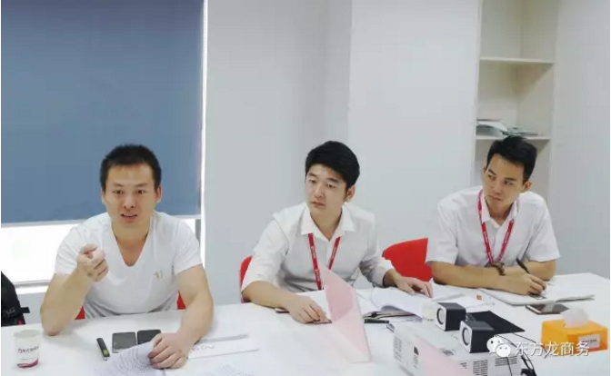 舉行汽車電子產(chǎn)品投資選址項(xiàng)目的政府對接會，政企雙方達(dá)成初步合作意向