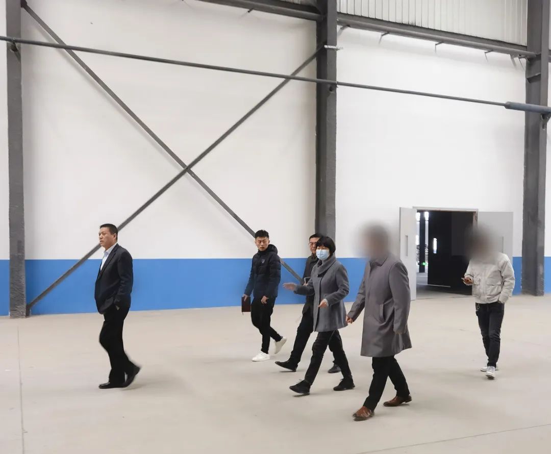 高新技術企業，知名品牌供貨商，產品暢銷全球！山東某地方政府與高檔婚紗禮服布料擴建投資選址項目方成功簽訂投資協議