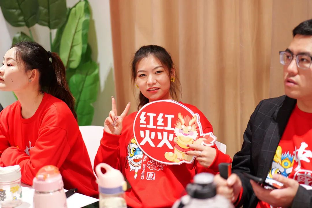 歡慶不止，夢想前行！東方龍商務集團“筑夢十年，有龍則靈”年度盛典圓滿落幕！