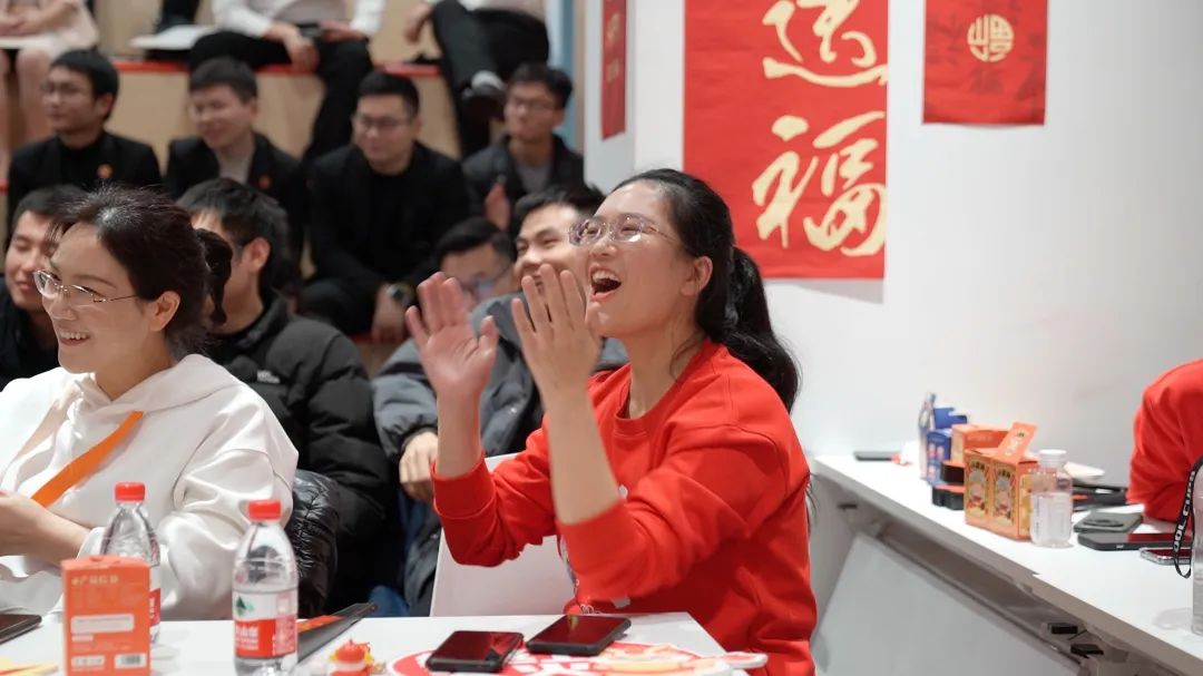 歡慶不止，夢想前行！東方龍商務集團“筑夢十年，有龍則靈”年度盛典圓滿落幕！