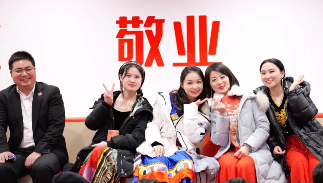 歡慶不止，夢想前行！東方龍商務集團“筑夢十年，有龍則靈”年度盛典圓滿落幕！