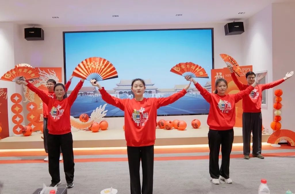 歡慶不止，夢想前行！東方龍商務集團“筑夢十年，有龍則靈”年度盛典圓滿落幕！