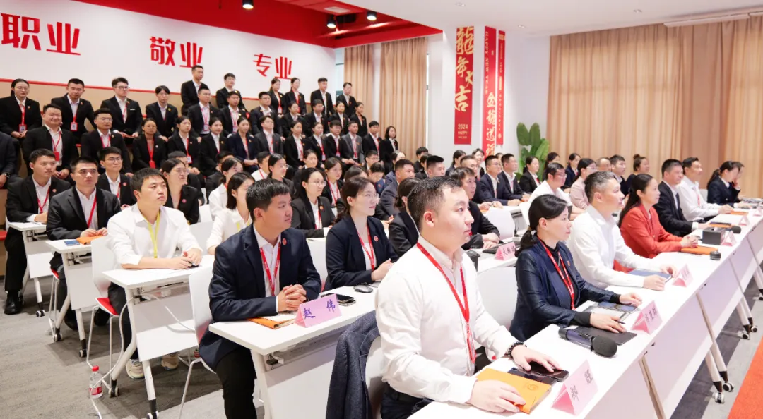 備戰(zhàn)“進(jìn)博”，東方龍商務(wù)項(xiàng)目?jī)?chǔ)備“放大招”！10月中旬，集團(tuán)共52個(gè)優(yōu)質(zhì)投資選址項(xiàng)目通過(guò)評(píng)估