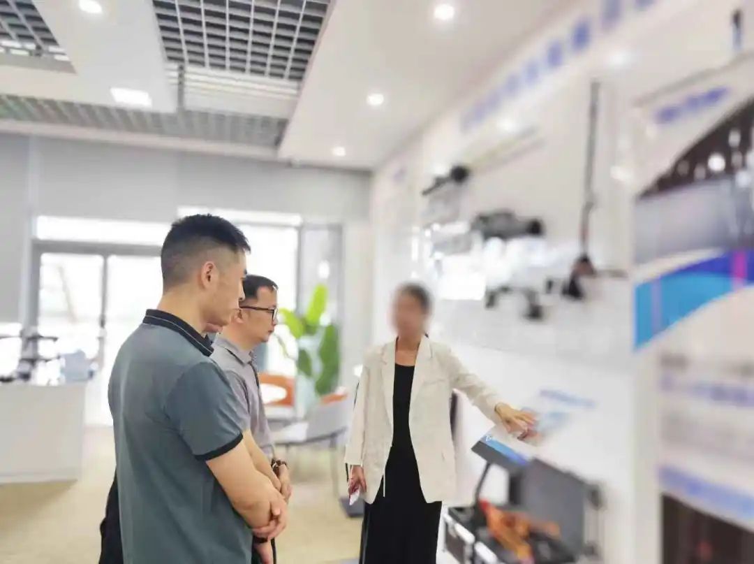 多項(xiàng)研發(fā)專(zhuān)利，合作政企超百家！四川某地方政府實(shí)地對(duì)接行業(yè)龍頭無(wú)人機(jī)飛行培訓(xùn)多點(diǎn)布局項(xiàng)目
