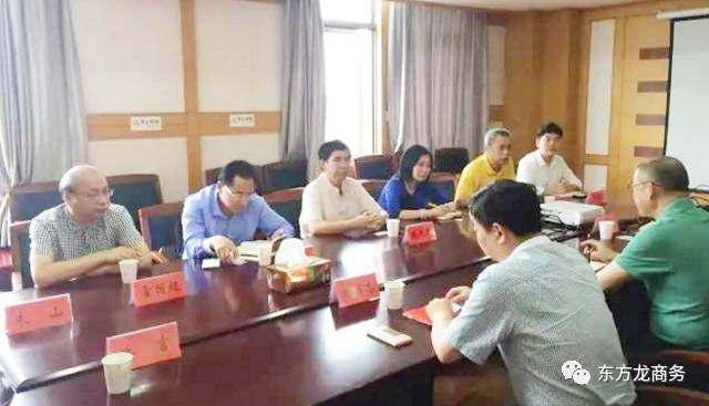 陪同通用航空投資選址項目方考察江蘇金湖縣,三方共同簽訂投資意向協議 陪同通用航空投資選址項目方考察江蘇金湖縣,三方共同簽訂投資意向協議
