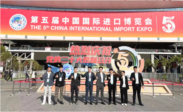 【進博之約】日行不止兩萬步,東方龍商務集團項目“特戰(zhàn)隊”背后的故事...... 【進博之約】日行不止兩萬步,東方龍商務集團項目“特戰(zhàn)隊”背后的故事......