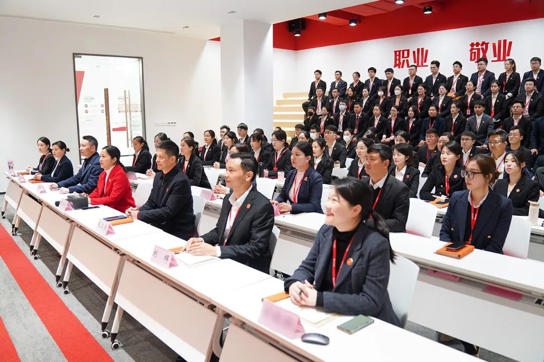 東方龍商務舉行2023年目標責任書簽訂大會暨“開門紅”競賽再動員