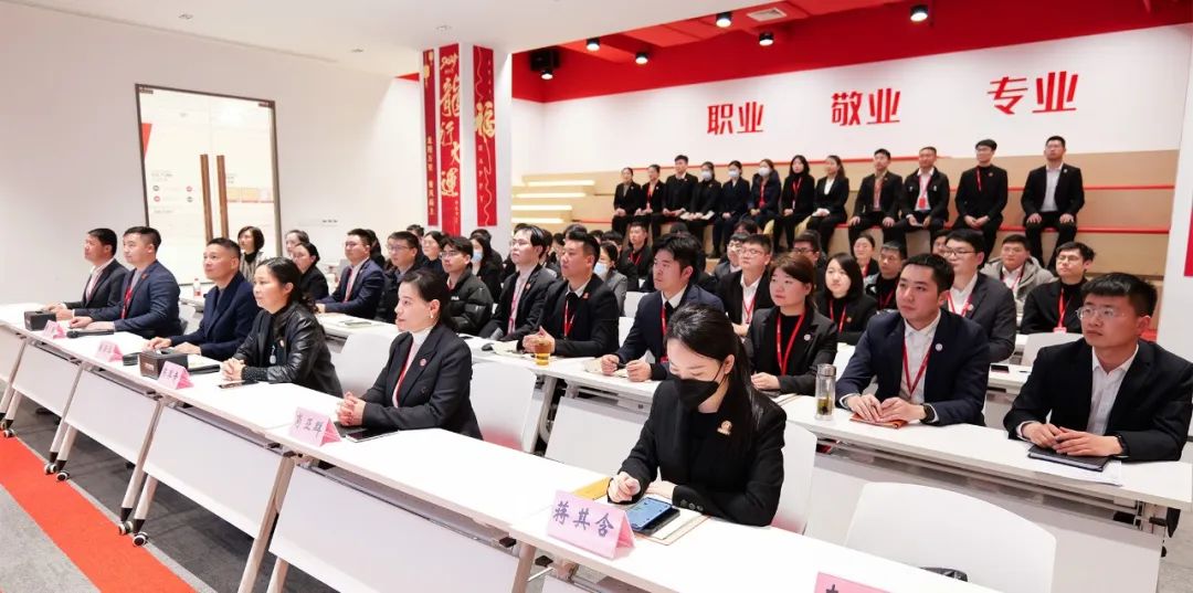 抓招商拼項(xiàng)目，奮力沖刺“開門紅”！3月上旬，集團(tuán)共43個(gè)優(yōu)質(zhì)投資選址項(xiàng)目通過評估